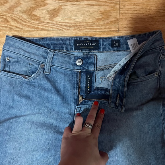 Lucky brand jeans size 28 - Picture 3 of 4